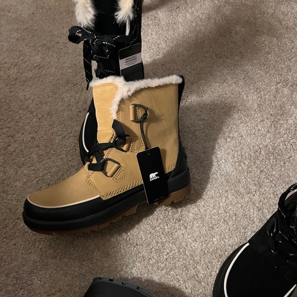 Gorgeous brand new Sorel Fur lined waterproof  boots and Ajar fur lined black - Picture 9 of 14